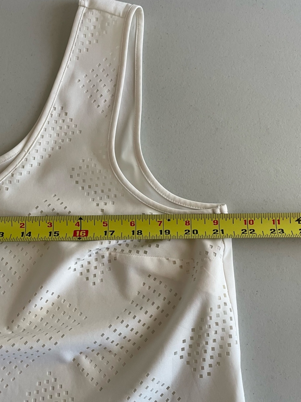 Simply Vera Vera Wang Layered Tank/ Cami/ Shell Size L - Picture 2 of 11